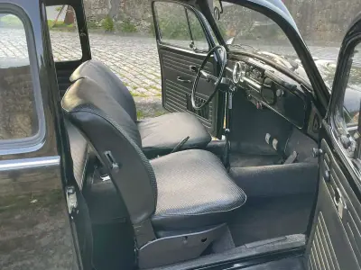 Volkswagen Carocha Cabrio 1972 - 8900 EUR, 84000 km - AUTO.MOTO.pt - 84000km - foto 14 de 29