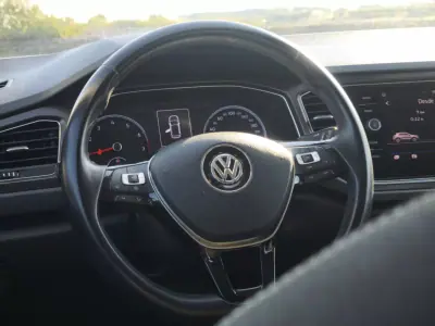 Volkswagen T-Roc 2019 - 17490 EUR, 147720 km - AUTO.MOTO.pt - 147720km - foto 7 de 23