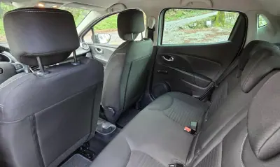 Renault Clio 2017 - 10950 EUR, 114000 km - AUTO.MOTO.pt - 114000km - foto 16 de 19