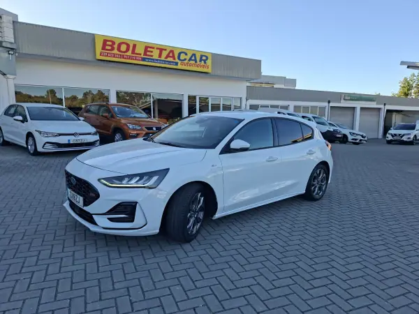 Ford Focus 2022 - 16500 EUR, 97500 km - AUTO.MOTO.pt - 97500km - foto 2 de 37