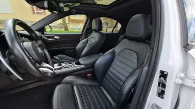 Alfa Romeo Giulia 2022 - 37480 EUR, 65000 km - AUTO.MOTO.pt - 65000km - foto 7 de 19