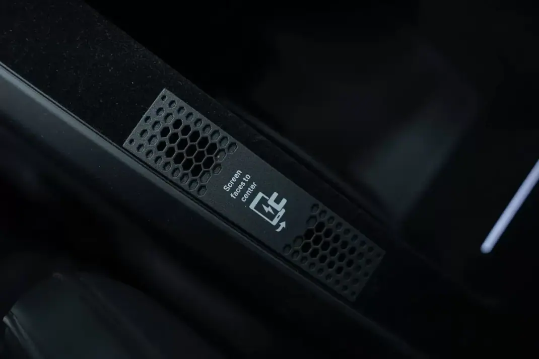 Porsche Taycan 2024 - 84950 EUR, 8000 km - AUTO.MOTO.pt - 8000km - foto 57 de 58