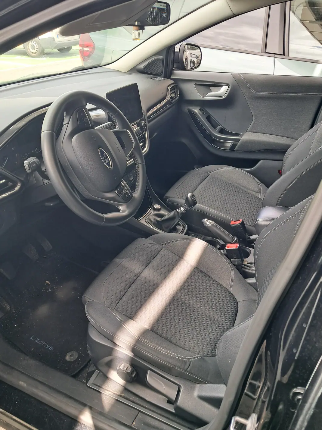 Ford Puma 2021 - 14500 EUR, 70000 km - AUTO.MOTO.pt - 70000km - foto 5 de 10