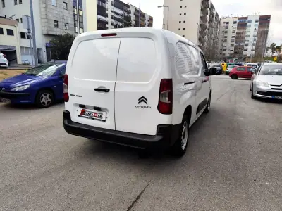 Citroën Berlingo 1.6 HDI ,3 Lug. Longa , Iva dedutivel 2019 - 13480 EUR, 182000 km - AUTO.MOTO.pt - 182000km - foto 25 de 28
