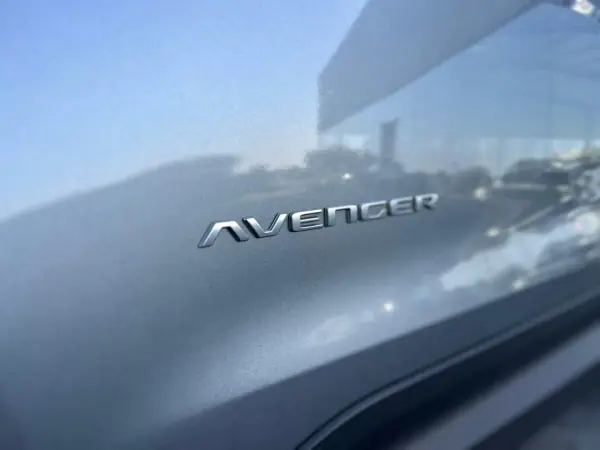 Jeep Avenger 2024 - 23500 EUR, 22679 km - AUTO.MOTO.pt - 22679km - foto 9 de 21