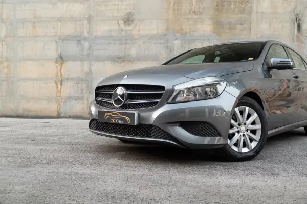 Mercedes-Benz A 180 2013 - 10990 EUR, 215000 km - AUTO.MOTO.pt - 215000km - foto 4 de 34