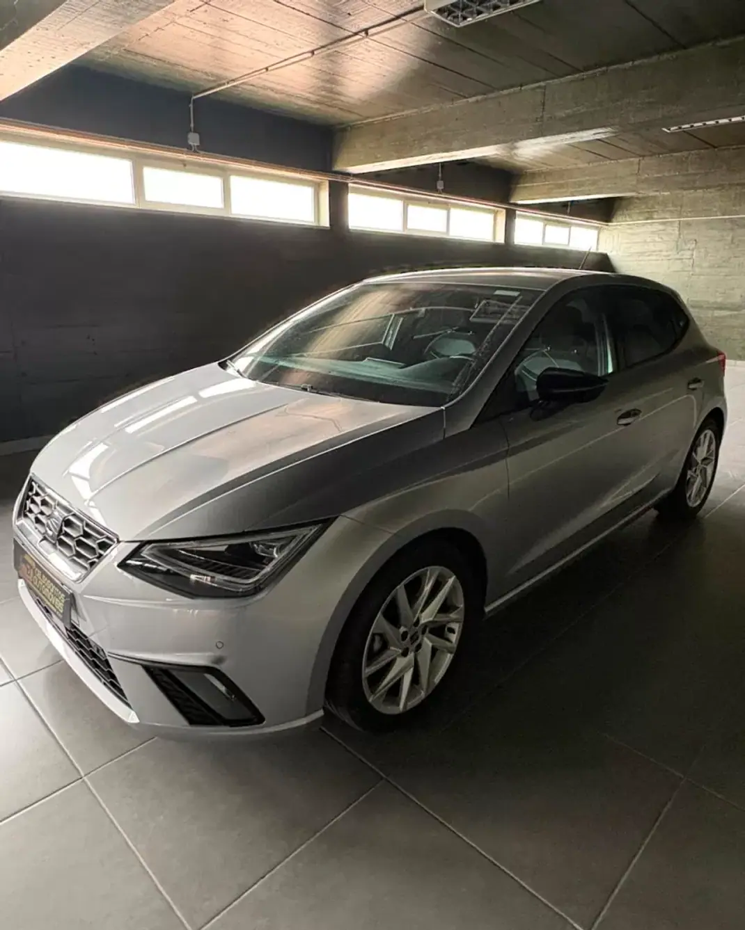SEAT Ibiza 2024 - 17500 EUR, 48300 km - AUTO.MOTO.pt - 48300km - foto 3 de 12