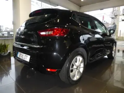 Renault Clio 2019 - 11700 EUR, 116904 km - AUTO.MOTO.pt - 116904km - foto 2 de 32