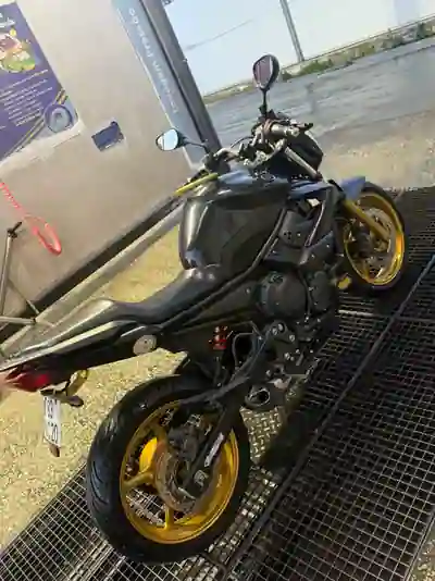 Yamaha YZF 600R 2012 - 5900 EUR, 56000 km - AUTO.MOTO.pt - 56000km - foto 3 de 8