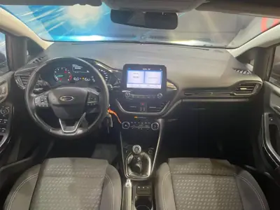 Ford Fiesta 2021 - 13999 EUR, 80000 km - AUTO.MOTO.pt - 80000km - foto 33 de 46