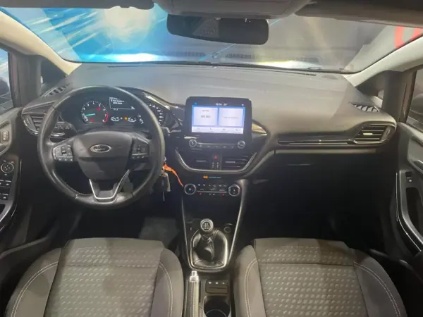 Ford Fiesta 2021 - 13999 EUR, 80000 km - AUTO.MOTO.pt - 80000km - foto 33 de 46