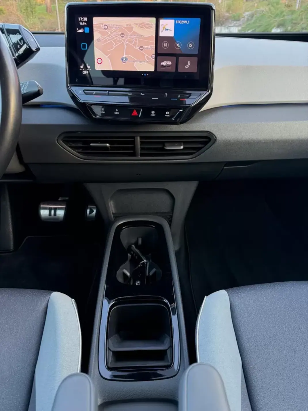 Volkswagen ID.3 2020 - 19500 EUR, 85000 km - AUTO.MOTO.pt - 85000km - foto 5 de 17