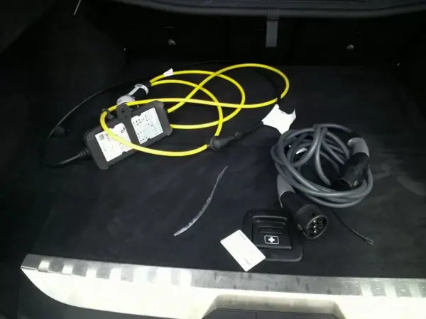 BMW 320 2022 - 25500 EUR, 109000 km - AUTO.MOTO.pt - 109000km - foto 11 de 11