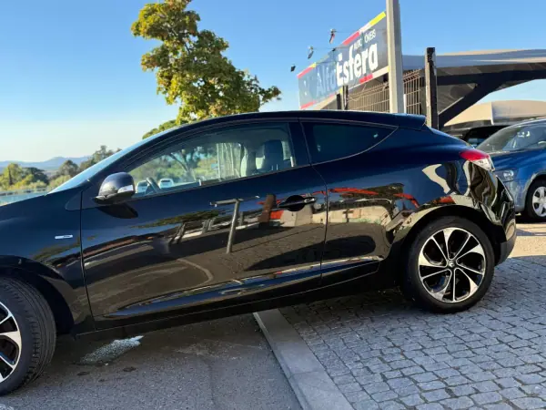 Renault Mégane Coupe 2014 - 12900 EUR, 155557 km - AUTO.MOTO.pt - 155557km - foto 9 de 32