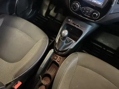 Renault Captur 2015 - 10990 EUR, 150000 km - AUTO.MOTO.pt - 150000km - foto 17 de 36