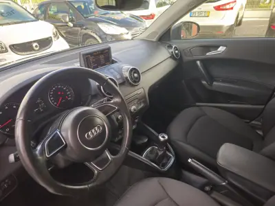 Audi A1 Sportback 2013 - 9850 EUR, 153780 km - 153780km - foto 8 de 11