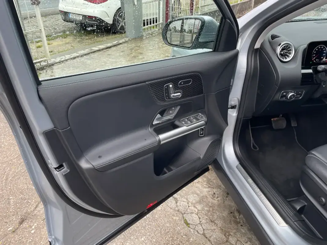 Mercedes-Benz GLA 200 2024 - 47900 EUR, 21338 km - AUTO.MOTO.pt - 21338km - foto 8 de 20