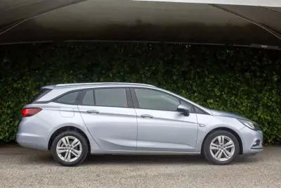 Opel Astra Sports Tourer 2017 - 11500 EUR, 164500 km - AUTO.MOTO.pt - 164500km - foto 4 de 14