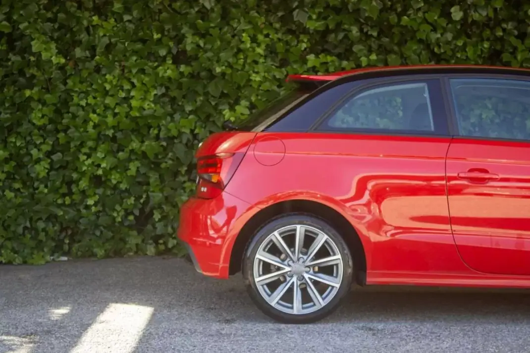 Audi A1 2014 - 12900 EUR, 154000 km - AUTO.MOTO.pt - 154000km - foto 4 de 16