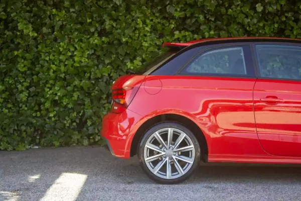 Audi A1 2014 - 12500 EUR, 154000 km - AUTO.MOTO.pt - 154000km - foto 4 de 16