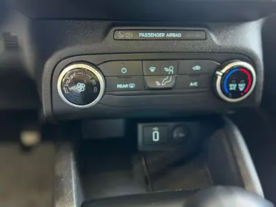 Ford Focus 2020 - 14250 EUR, 149280 km - AUTO.MOTO.pt - 149280km - foto 30 de 36