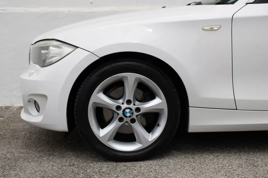 BMW 120 2013 - 14999 EUR, 152425 km - AUTO.MOTO.pt - 152425km - foto 9 de 36
