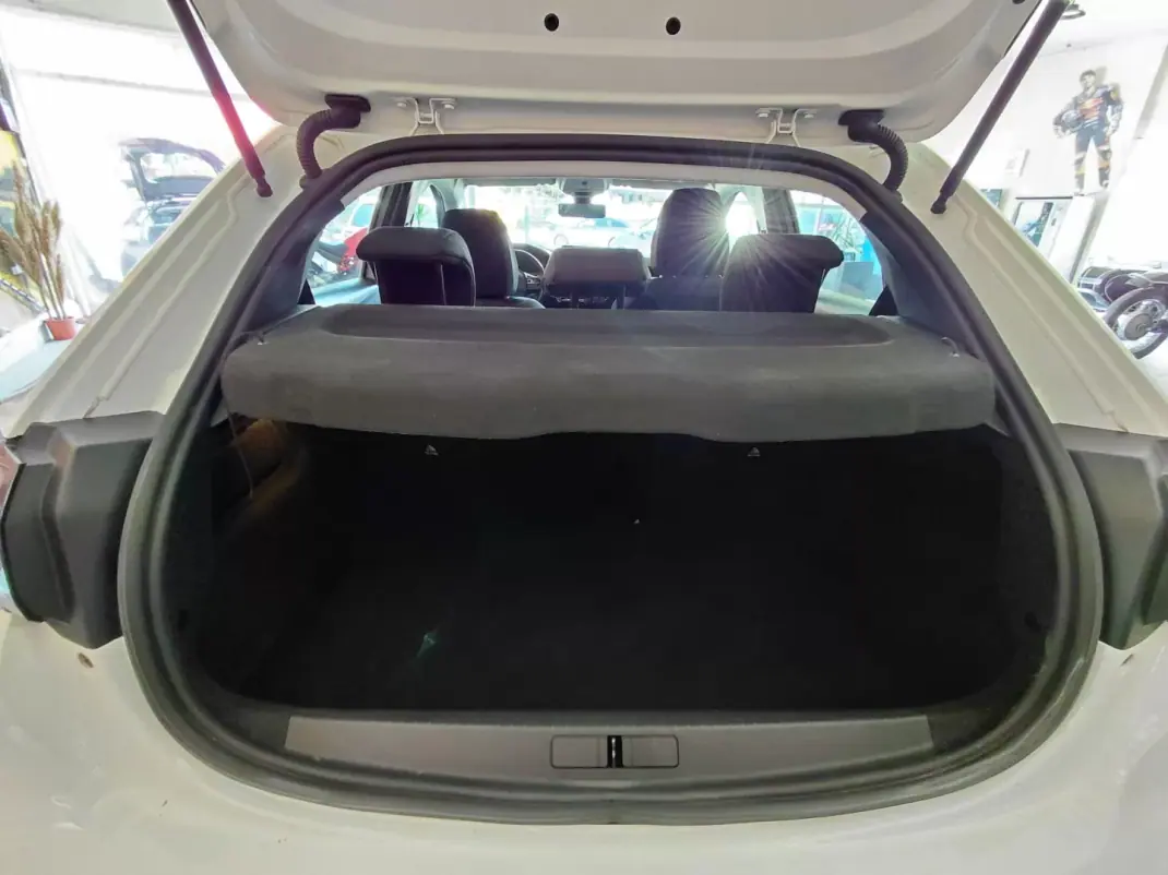 Peugeot 208 2021 - 13900 EUR, 95000 km - AUTO.MOTO.pt - 95000km - foto 6 de 20