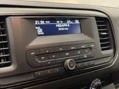 Opel COMBO 2020 - 15500 EUR, 150000 km - AUTO.MOTO.pt - 150000km - foto 11 de 16