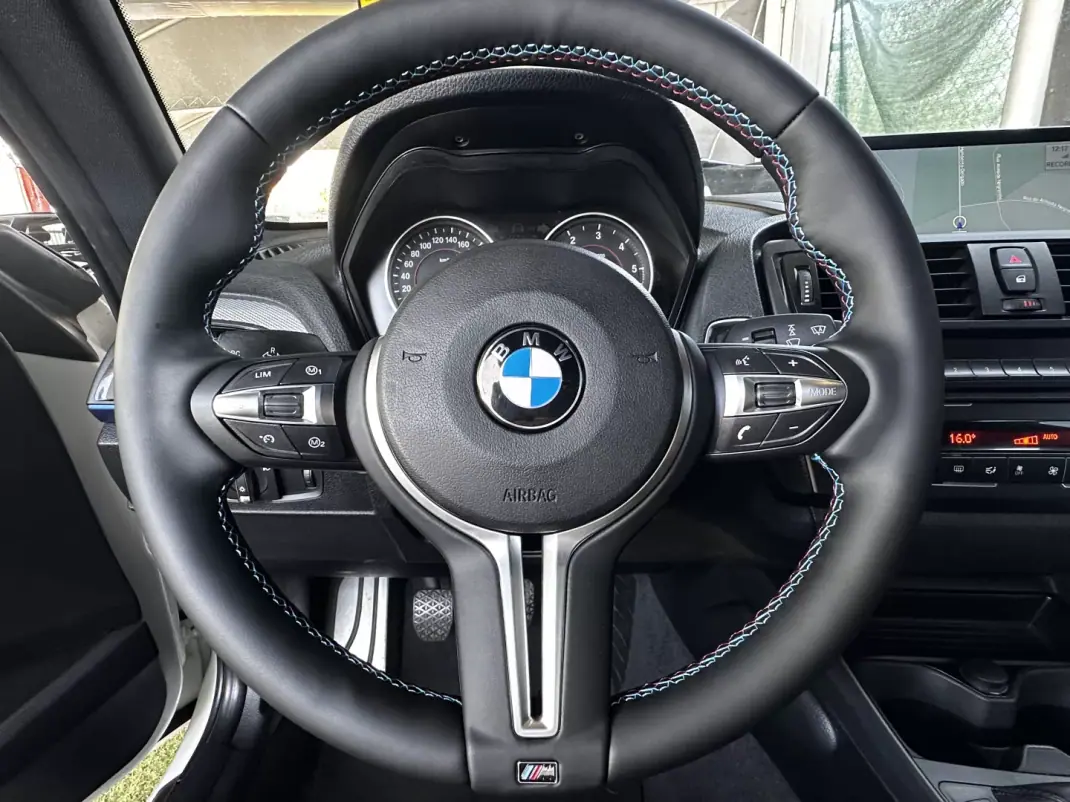BMW 120 2013 - 18500 EUR, 225000 km - AUTO.MOTO.pt - 225000km - foto 35 de 39