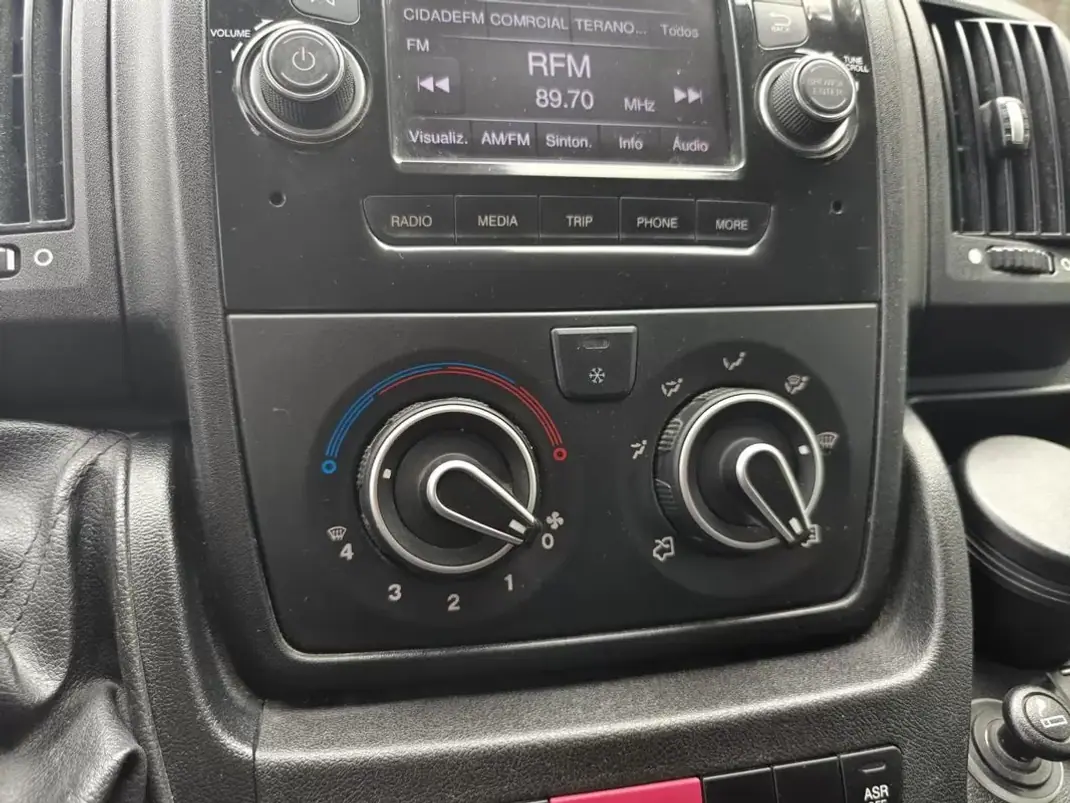 Citroën JUMPER 2.0 Blue Hdi L 2 H 2 2020 - 21490 EUR, 89300 km - AUTO.MOTO.pt - 89300km - foto 29 de 31