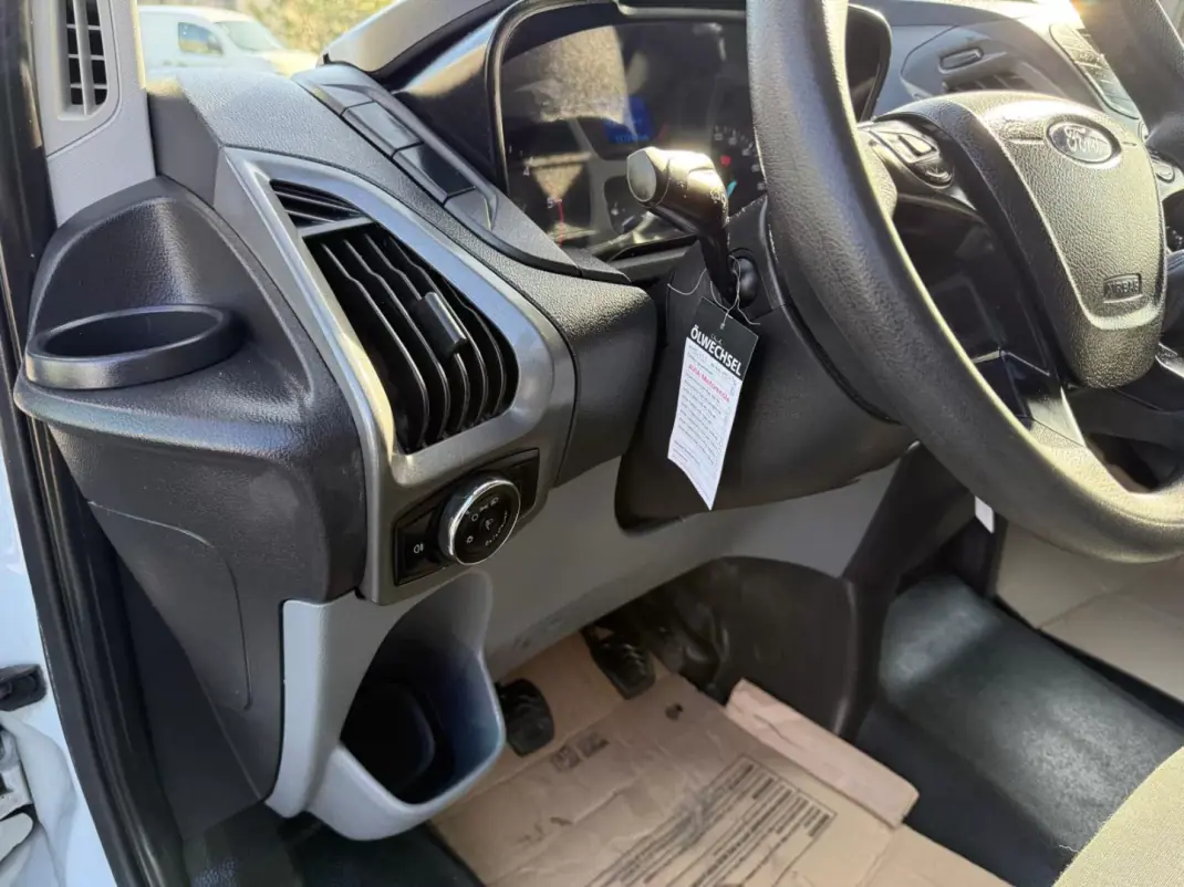 Ford TRANSIT CUSTOM 2.0 L2 H2 2.0 130 CV 2015 - 16500 EUR, 117500 km - AUTO.MOTO.pt - 117500km - foto 13 de 16