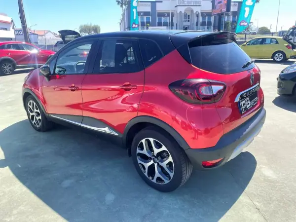 Renault Captur 2019 - 19250 EUR, 86490 km - AUTO.MOTO.pt - 86490km - foto 2 de 10