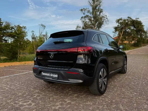 Mercedes-Benz EQA 2021 - 27500 EUR, 126000 km - AUTO.MOTO.pt - 126000km - foto 17 de 23