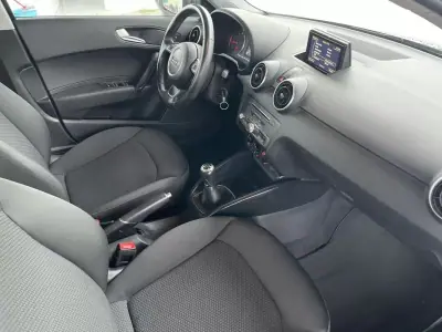 Audi A1 Sportback 2018 - 15250 EUR, 85720 km - AUTO.MOTO.pt - 85720km - foto 14 de 17