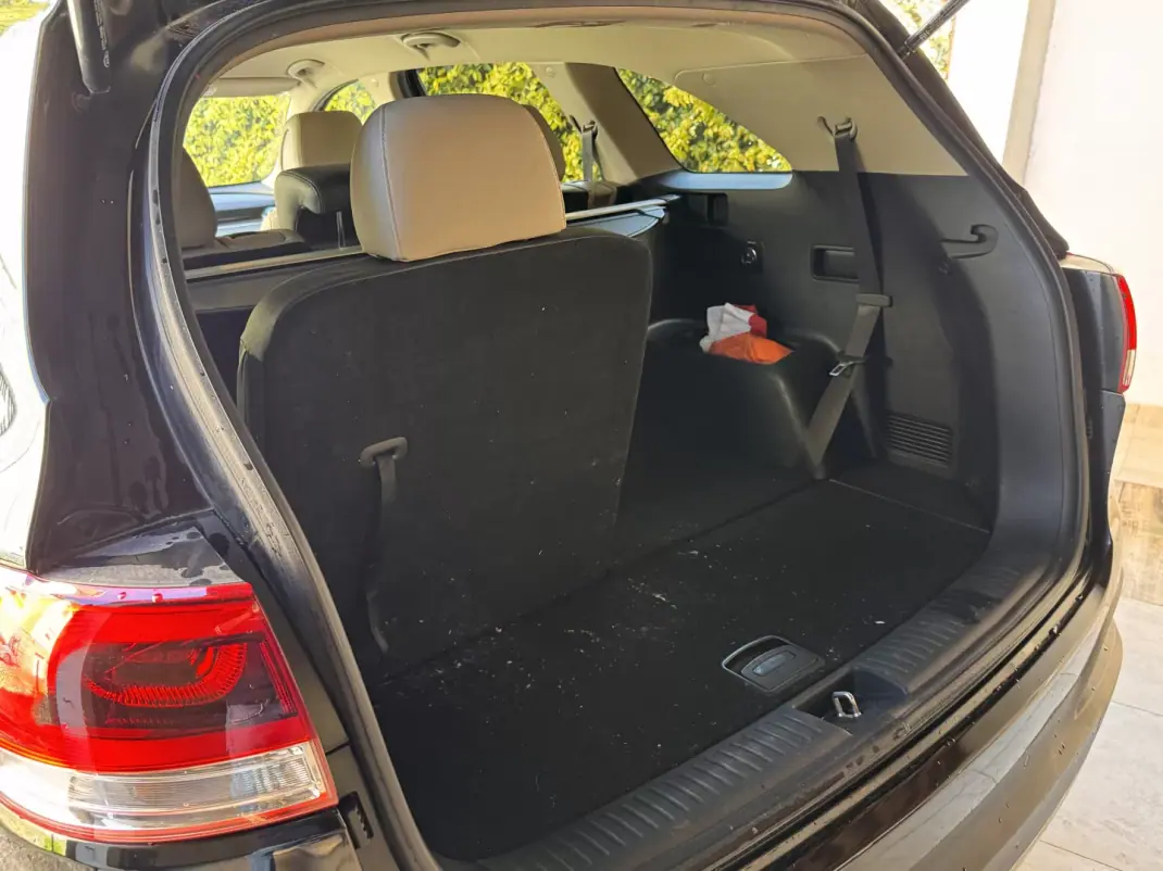 Kia Sorento 2015 - 16000 EUR, 175000 km - AUTO.MOTO.pt - 175000km - foto 22 de 22