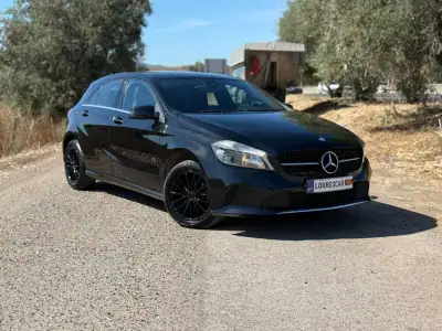 Mercedes-Benz A 180 2017 - 16500 EUR, 182000 km - AUTO.MOTO.pt - 182000km - foto 38 de 41