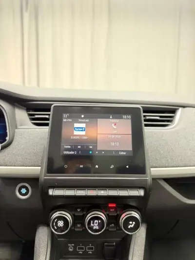 Renault Zoe 2020 - 13999 EUR, 114000 km - AUTO.MOTO.pt - 114000km - foto 11 de 21