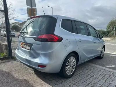 Opel Zafira 2018 - 13900 EUR, 128674 km - AUTO.MOTO.pt - 128674km - foto 9 de 36