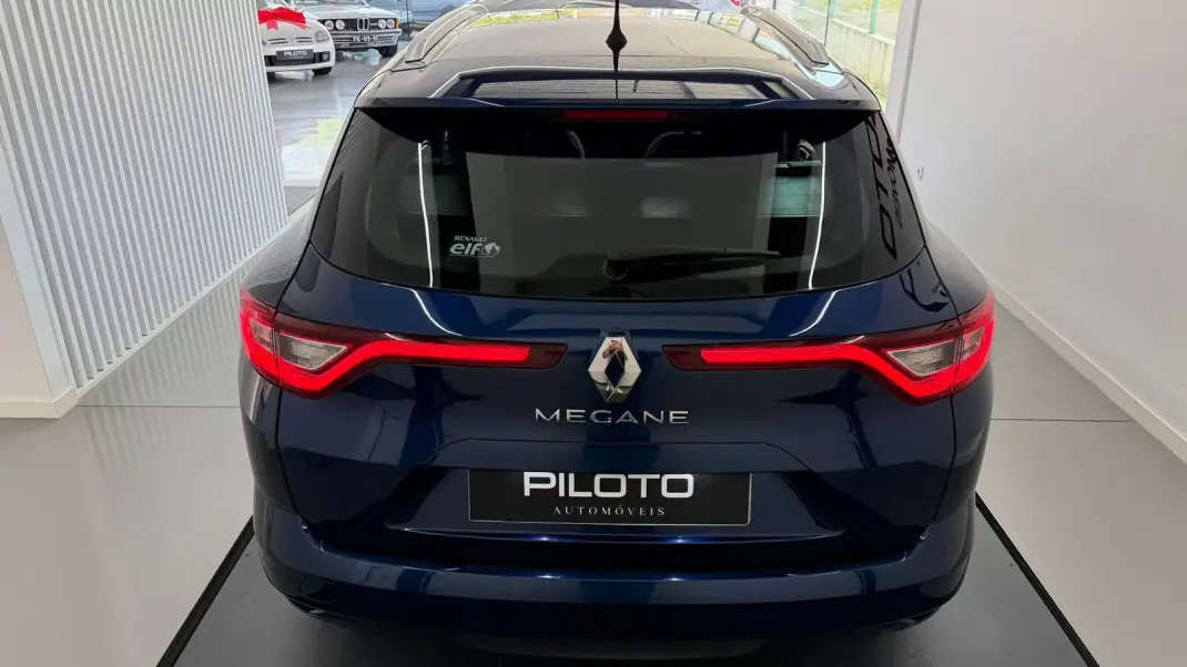 Renault Mégane Sport Tourer 2017 - 10990 EUR, 233602 km - AUTO.MOTO.pt - 233602km - foto 10 de 29