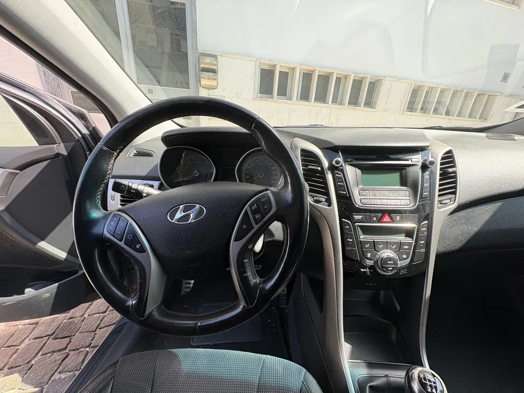 Hyundai i30 2013 - 8000 EUR, 71500 km - 71500km - foto 7 de 10