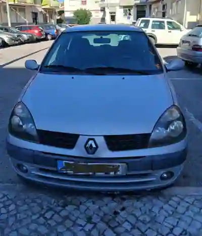 Renault Clio 2002 - 2500 EUR, 97000 km - foto 2 de 15