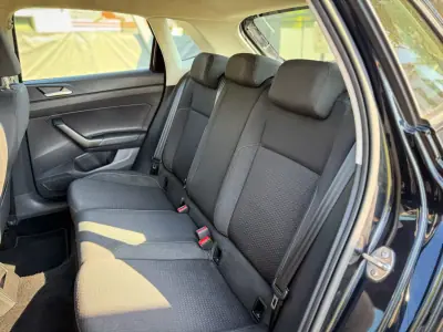 Volkswagen Polo 2019 - 12990 EUR, 90000 km - AUTO.MOTO.pt - 90000km - foto 8 de 12