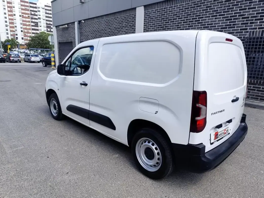 Peugeot Partner 1.6 HDI , 3 Lug. , Iva Dedutivel 2019 - 12480 EUR, 130000 km - AUTO.MOTO.pt - 130000km - foto 14 de 23
