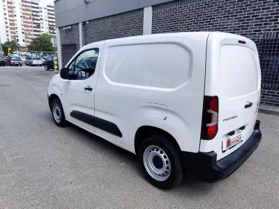 Peugeot Partner 1.6 HDI , 3 Lug. , Iva Dedutivel 2019 - 12480 EUR, 130000 km - AUTO.MOTO.pt - 130000km - foto 14 de 23