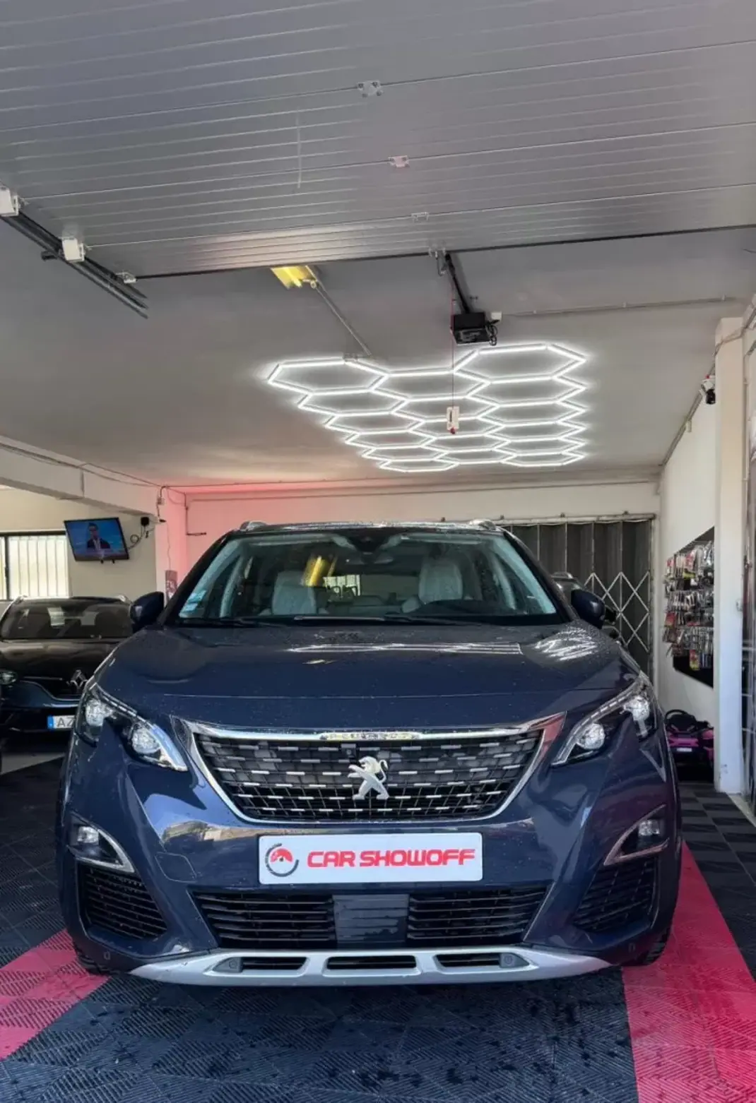 Peugeot 3008 2018 - 18900 EUR, 115000 km - AUTO.MOTO.pt - 115000km - foto 1 de 46