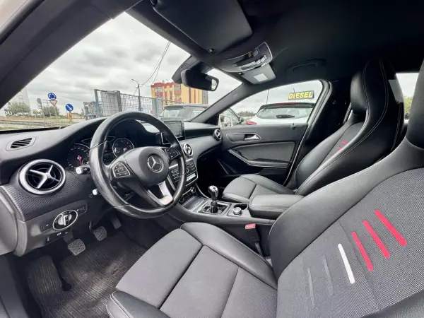 Mercedes-Benz A 180 2015 - 14750 EUR, 176972 km - AUTO.MOTO.pt - 176972km - foto 7 de 30