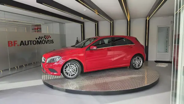Mercedes-Benz A 160 2015 - 12900 EUR, 208637 km - AUTO.MOTO.pt - 208637km - foto 13 de 53