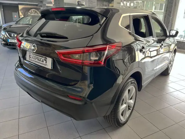 Nissan Qashqai 2019 - 16900 EUR, 120094 km - AUTO.MOTO.pt - 120094km - foto 4 de 22