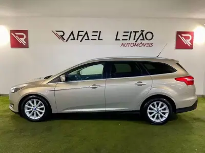 Ford Focus SW 2015 - 10750 EUR, 153000 km - AUTO.MOTO.pt - 153000km - foto 10 de 35