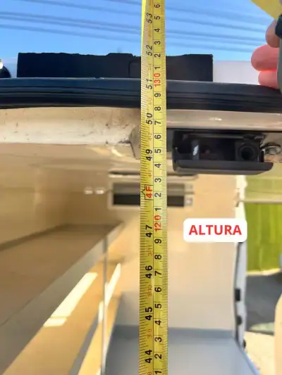 Opel VIVARO 2.0D c/FRIO DE CONSERVAÇÃO 2014 - 10990 EUR, 322000 km - AUTO.MOTO.pt - 322000km - foto 19 de 21